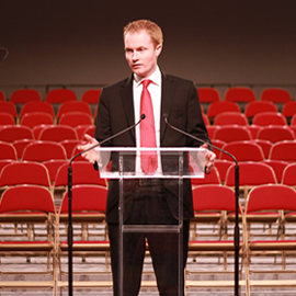 Image of Autocue in Use at a Conference